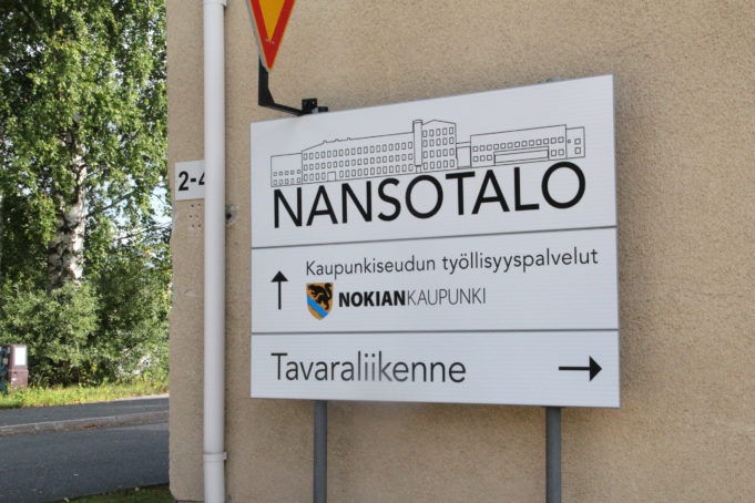 Nansotalon opaste talon seinässä.